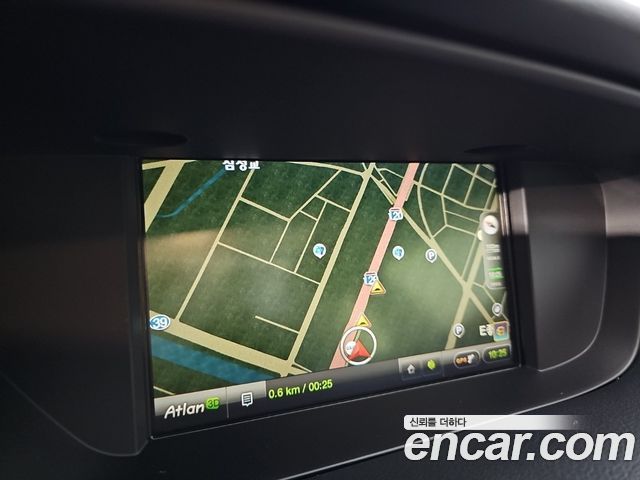 Lexus ES 2018 — photo 13
