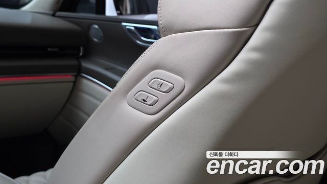 Genesis GV80 2023 — photo 30