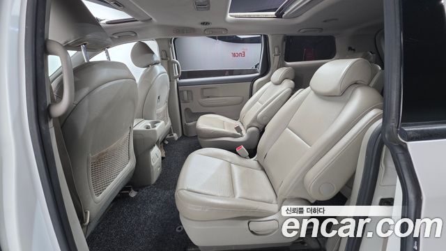 Kia Canival 2016 — photo 17