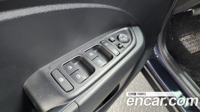 Hyundai Venue 2021 — photo 28