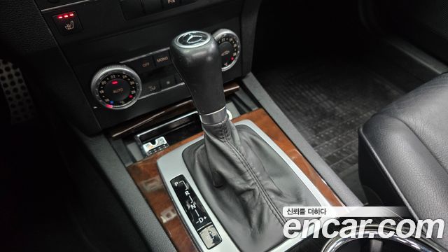 Mercedes-Benz GLK-Class 2010 — photo 9