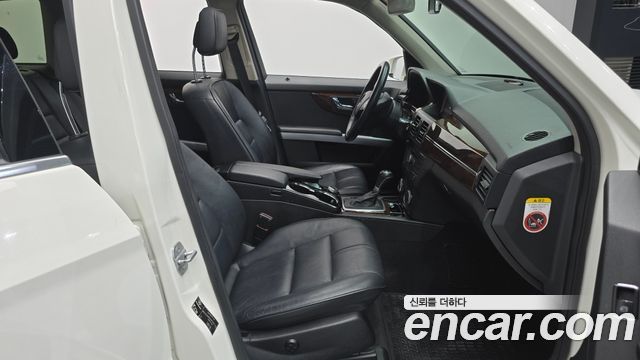 Mercedes-Benz GLK-Class 2010 — photo 11
