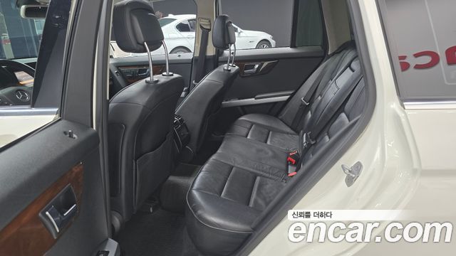 Mercedes-Benz GLK-Class 2010 — photo 12