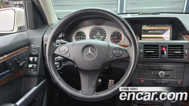 Mercedes-Benz GLK-Class 2010 — photo 13