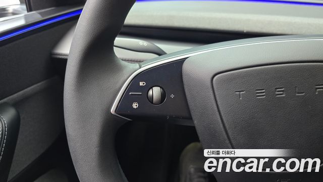 Tesla Model Y 2025 — photo 25