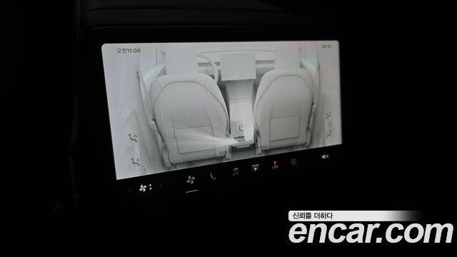 Tesla Model Y 2025 — photo 27