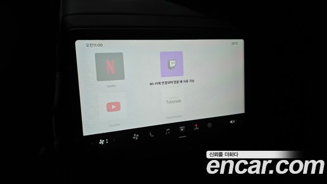 Tesla Model Y 2025 — photo 28