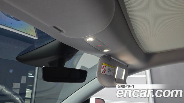 Tesla Model Y 2025 — photo 30