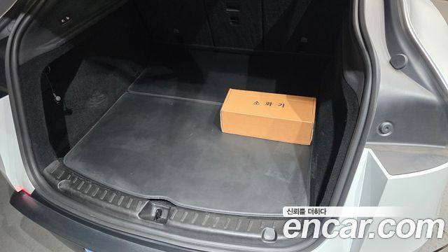Tesla Model Y 2025 — photo 32