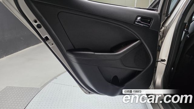 Kia K5 2013 — photo 15