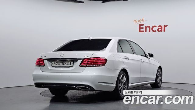 Mercedes-Benz E-Class 2014 — photo 2