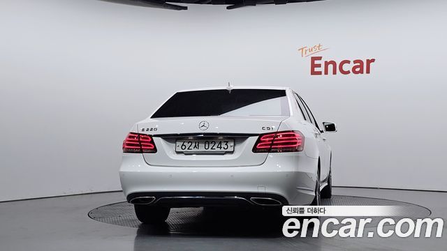 Mercedes-Benz E-Class 2014 — photo 4