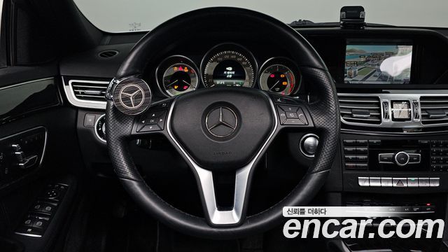 Mercedes-Benz E-Class 2014 — photo 19