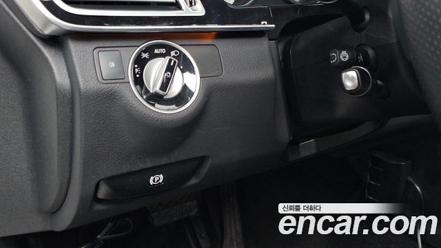 Mercedes-Benz E-Class 2014 — photo 24