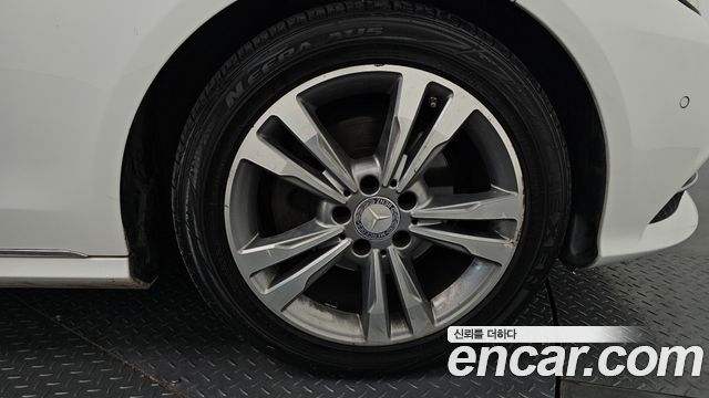 Mercedes-Benz E-Class 2014 — photo 7