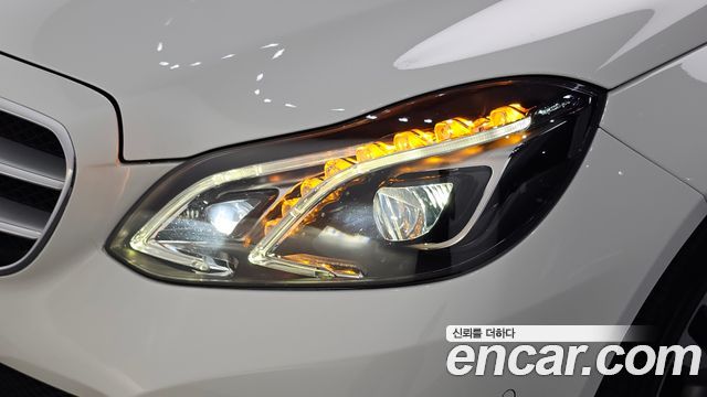 Mercedes-Benz E-Class 2014 — photo 8