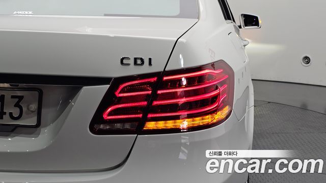 Mercedes-Benz E-Class 2014 — photo 9