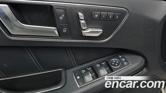 Mercedes-Benz E-Class 2014 — photo 27