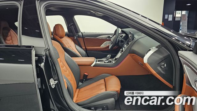 BMW 8-Series 2025 — photo 11