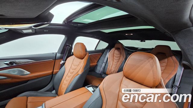 BMW 8-Series 2025 — photo 18