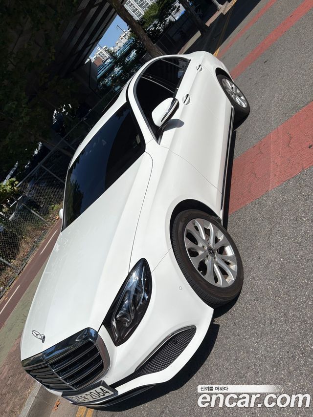 Mercedes-Benz E-Class 2017 — photo 3