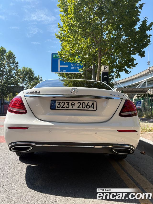 Mercedes-Benz E-Class 2017 — photo 4