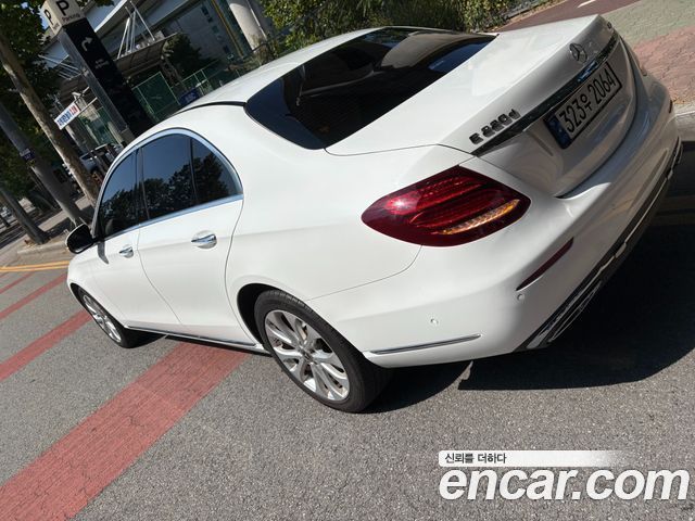 Mercedes-Benz E-Class 2017 — photo 6