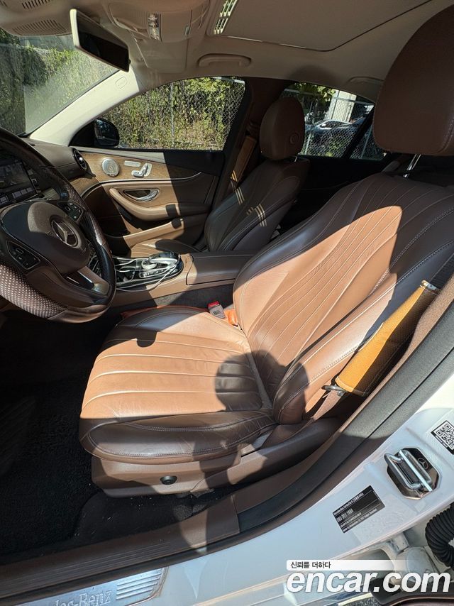 Mercedes-Benz E-Class 2017 — photo 15