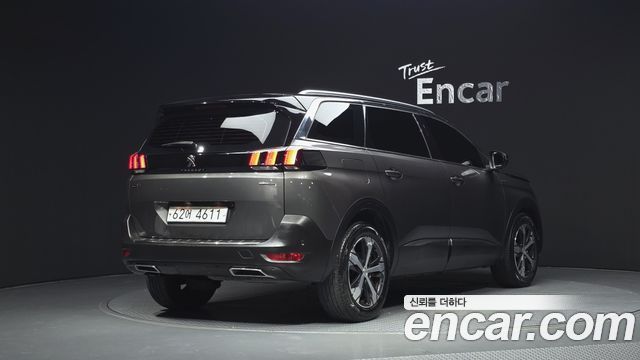 Peugeot 5008 2018 — photo 2
