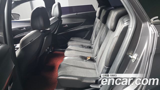 Peugeot 5008 2018 — photo 11