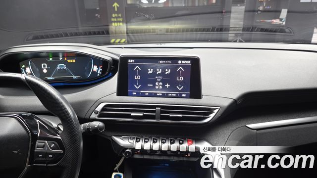 Peugeot 5008 2018 — photo 14