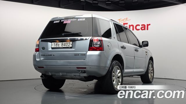 Land Rover Freelander 2011 — photo 2