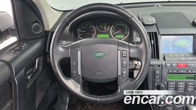 Land Rover Freelander 2011 — photo 14
