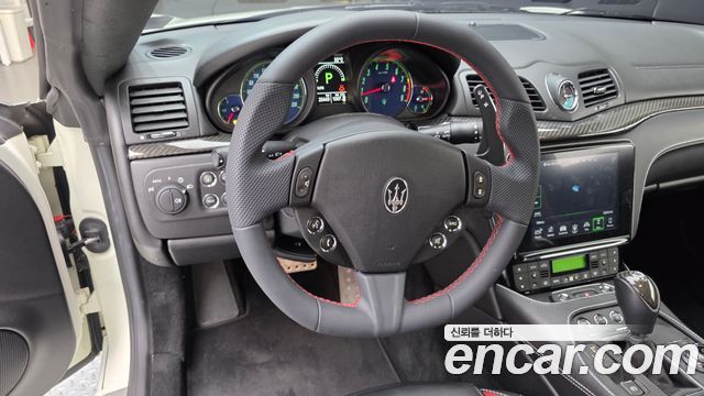 Maserati GranTurismo 2019 — photo 18