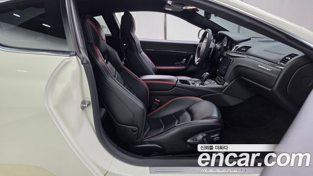 Maserati GranTurismo 2019 — photo 16