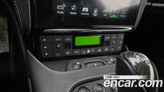 Maserati GranTurismo 2019 — photo 27