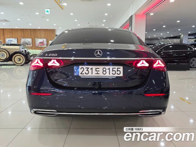 Mercedes-Benz E-Class 2024 — photo 4