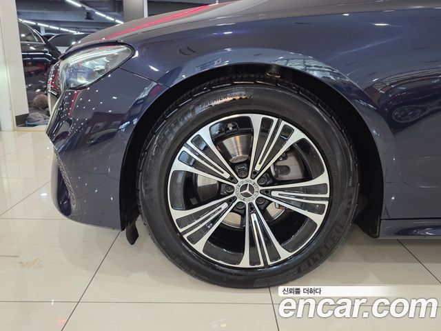 Mercedes-Benz E-Class 2024 — photo 5