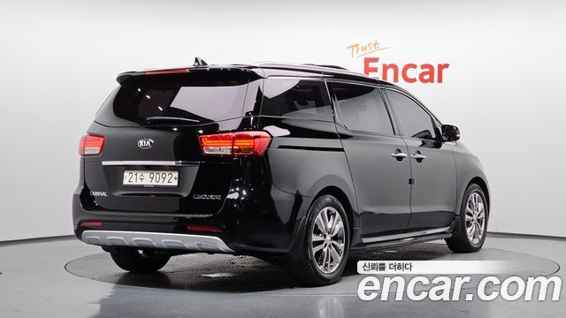 Kia Canival 2018 — photo 2