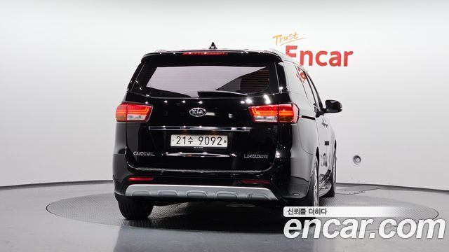 Kia Canival 2018 — photo 4