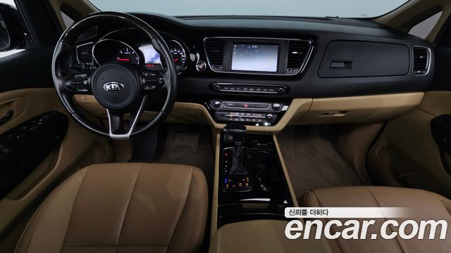 Kia Canival 2018 — photo 10