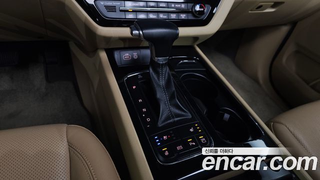 Kia Canival 2018 — photo 12