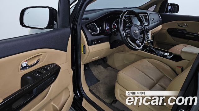 Kia Canival 2018 — photo 13