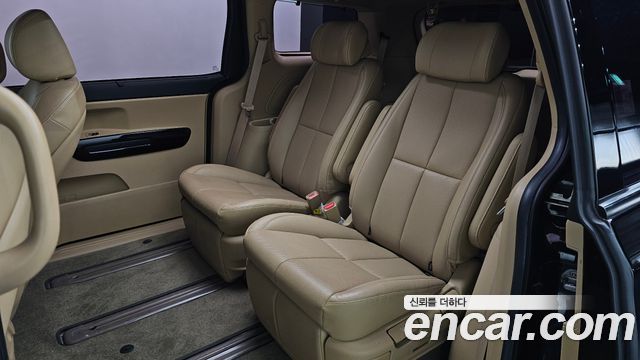 Kia Canival 2018 — photo 17