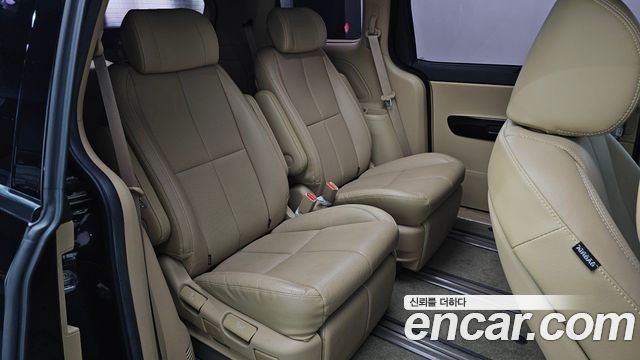 Kia Canival 2018 — photo 18