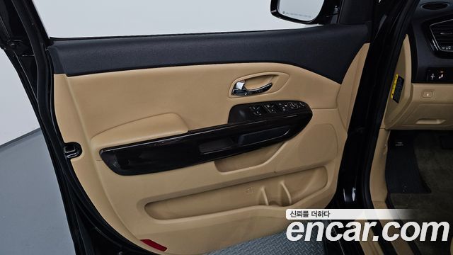 Kia Canival 2018 — photo 14