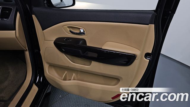 Kia Canival 2018 — photo 15