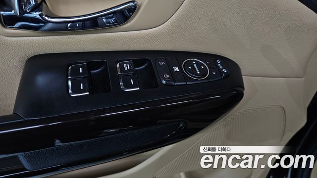 Kia Canival 2018 — photo 28