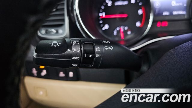 Kia Canival 2018 — photo 32