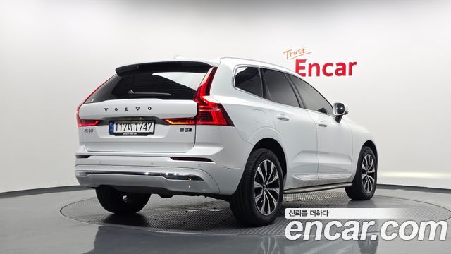 Volvo XC60 2024 — photo 2
